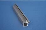 AL 4017 Aluminium blank 20x20x1.5mm met 2 x flens 4mm hoek, Dieren en Toebehoren, Vogels | Hokken en Kooien, Ophalen of Verzenden