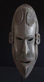Voorouderlijk masker van Tambanum - Papoea-Nieuw-Guinea