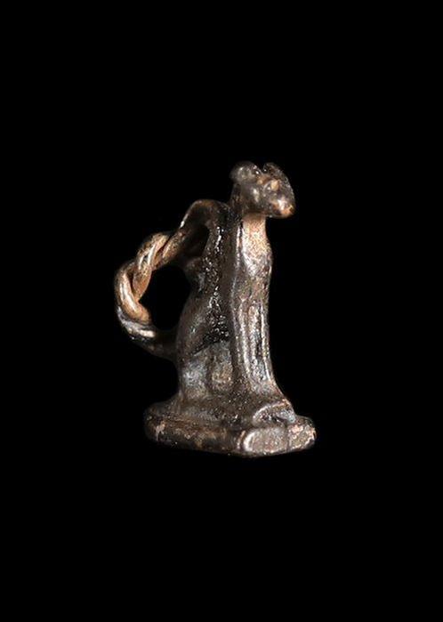 Oude Egypte, late periode Zilver Bastet-amulet (Zonder, Antiek en Kunst, Antiek | Overige Antiek