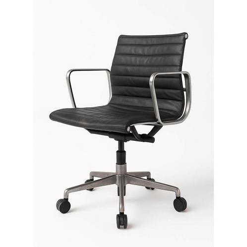 Tweedehands Quinti vergaderstoel, Huis en Inrichting, Fauteuils, Minder dan 75 cm, Gebruikt, 50 tot 75 cm, Leer, Metaal, Ophalen of Verzenden