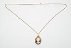 14k geelgouden hanger met camee en 14k gouden schakelcollier, Gebruikt