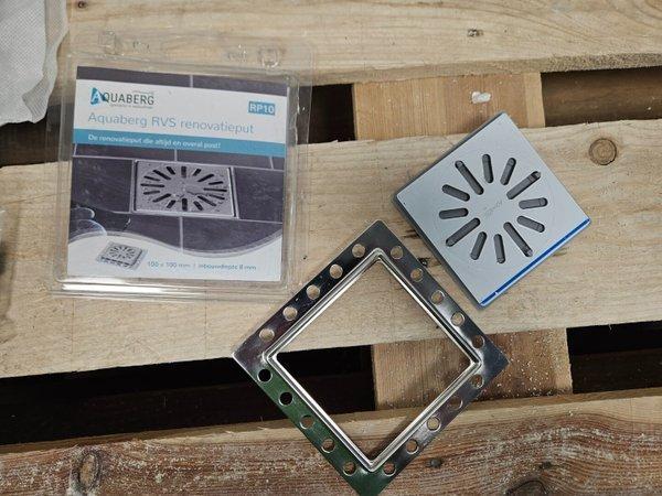 Aquaberg Renovatieput met RVS rooster 10x10cm inbouwhoogte, Doe-het-zelf en Verbouw, Sanitair, Overige typen, Nieuw, Rvs, Ophalen of Verzenden