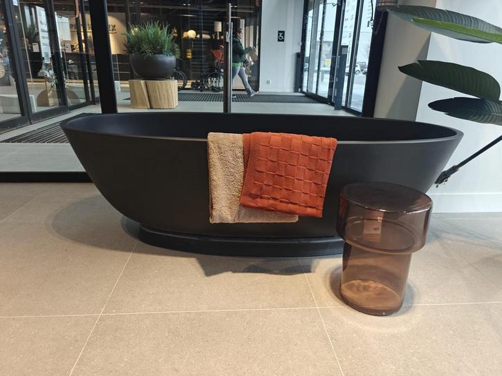 Vrijstaand bad Beton Light Zwart 180x80cm - PKW, Doe-het-zelf en Verbouw, Sanitair, Bad, Nieuw, Ophalen