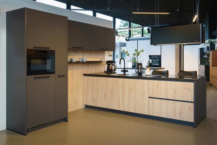 Grafiet grijze eilandkeuken Häcker, Huis en Inrichting, Keuken | Complete keukens, Composiet, Greeploos, Met kookeiland, Grijs