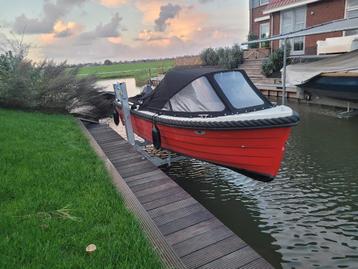 Bootlift  Botenliften beschikbaar voor biedingen