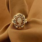 Vintage gouden ring met camee (klassiek, geelgoud), Sieraden, Tassen en Uiterlijk, Ringen, Gebruikt, Overige kleuren, Ophalen of Verzenden