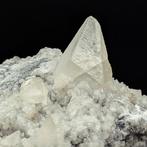 Elegante witte calciti van 45 mm, Sardinië Kristallen op, Verzamelen, Mineralen en Fossielen