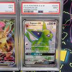 Pokémon - 2 Graded card - Espeon GX / Leafeon VMAX Foil,, Hobby en Vrije tijd, Verzamelkaartspellen | Pokémon, Nieuw