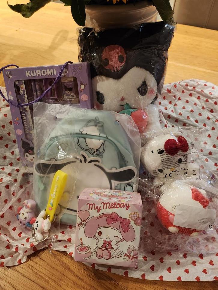 Leuke cadeau-box voor meisjes van Kurumi met Horloge, Kinderen en Baby's, Speelgoed | Actiefiguren, Nieuw, Verzenden