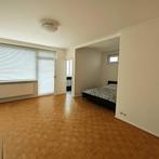 Gemeubileerde studio met wasmachine en snelle wifi, Huizen en Kamers, Kamers te huur, 35 tot 50 m², Leiden