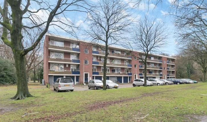 Te Huur 3 Kamer Appartement Azuurweg In Tilburg, Huizen en Kamers, Huizen te huur, Direct bij eigenaar, Noord-Brabant, Appartement