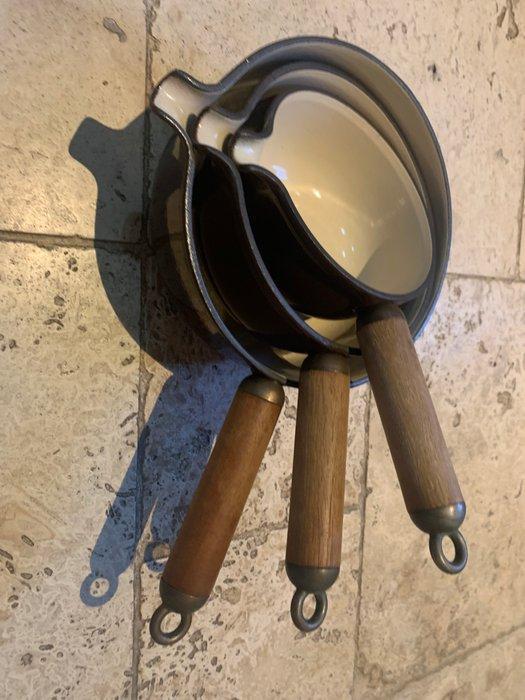 Le Creuset - Enzo Mari - Steelpan (3) - Gietijzer, Antiek en Kunst, Antiek | Keukenbenodigdheden