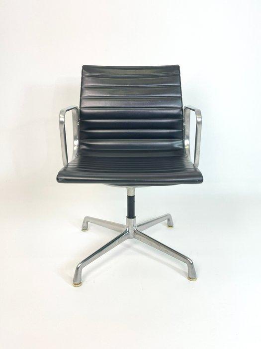 ICF - Charles Eames - Stoel - EA108 - Aluminium, Leder, Antiek en Kunst, Antiek | Meubels | Stoelen en Banken