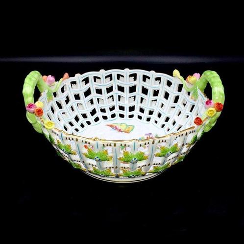 Herend - Artwork Breakthrough Centerpiece (21,5 cm) - Queen, Antiek en Kunst, Antiek | Meubels | Tafels
