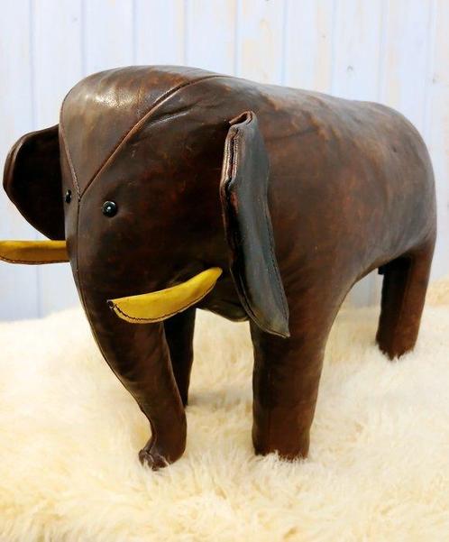 Dimitri Omersa - Voetbankje - Olifant. - Rundvlees., Antiek en Kunst, Antiek | Meubels | Stoelen en Banken