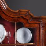 Grote noten met wortelnoten porseleinkast  ca 1870 Willem II, Antiek en Kunst, Ophalen of Verzenden