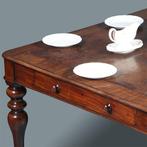 Werktafel of eetkamertafel met geweldig mooi doorleefd leer, Ophalen of Verzenden