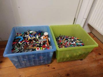 Lego Onderdelen - 10,8 Kilograms of Lego beschikbaar voor biedingen