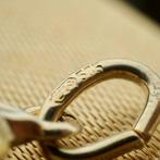 Gouden hanger van een paard (kettinghanger, gouden paard), Ophalen of Verzenden, Gebruikt, Goud, Overige merken