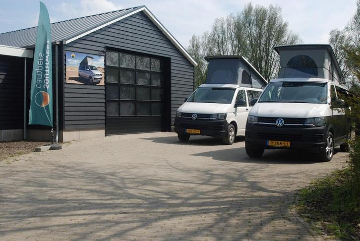 Huurcamper met vast bed en toilet Transporters T6, Caravans en Kamperen, Campers, Diesel, tot en met 4, 4 tot 5 meter, Volkswagen