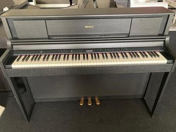 Roland LX-705 Digitale piano met houten toetsen beschikbaar voor biedingen
