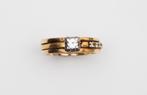 Een 18k antiek gouden ring bezet met diamanten., Gebruikt