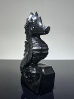 Uitgebeitste zwarte obsidiaan zeepaardje – symbolisch