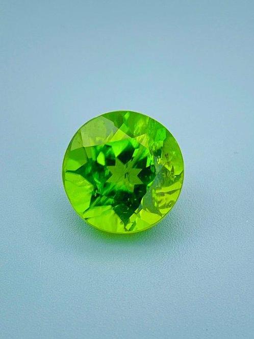 Zonder Minimumprijs - 1 pcs Groen Olivijn - 12.18 ct -, Sieraden, Tassen en Uiterlijk, Edelstenen