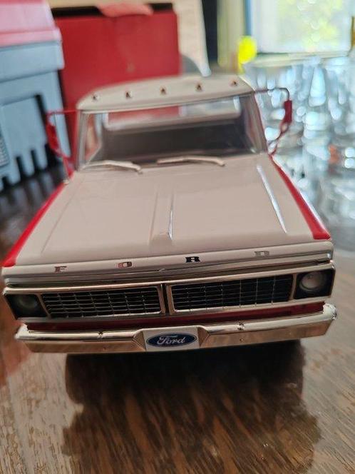 ACME 1:18 - Modelauto (2) - 1970 Ford F350 Ramp Truck AMR, Hobby en Vrije tijd, Modelauto's | 1:5 tot 1:12