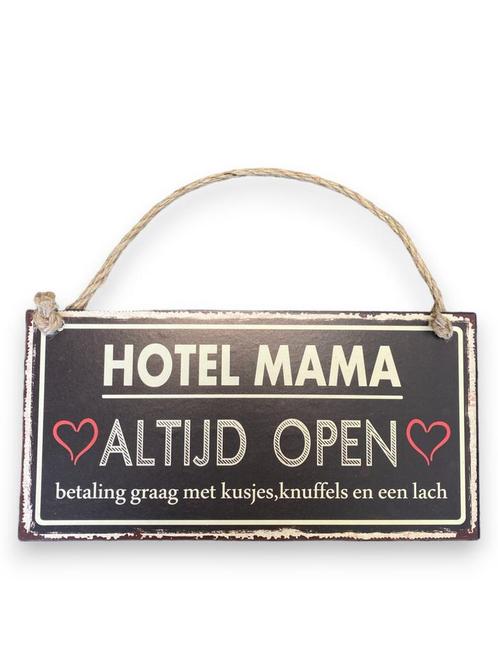 Metalen Wandbord - Hotel Mama - 30 x 15 cm - Zwart, Huis en Inrichting, Woonaccessoires | Wanddecoraties, Nieuw, Verzenden