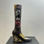 Daluxe Art - 1999 • “Goddess of Fashion – Golden Fang Heel