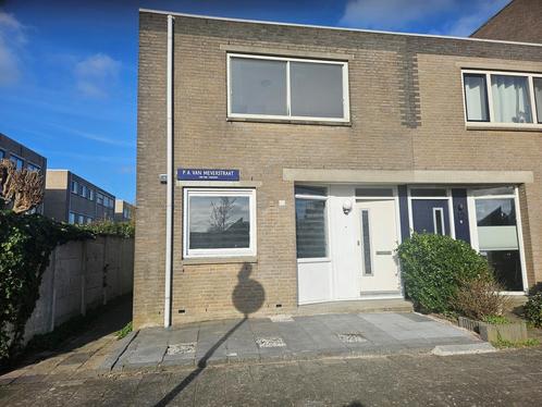 Te huur: Huis P.A. van Meverstraat in Zaandam, Huizen en Kamers, Huizen te huur, Noord-Holland