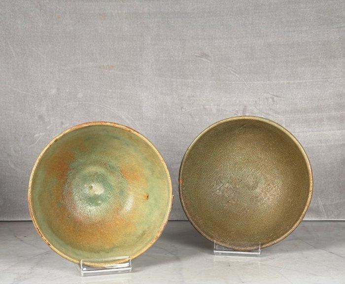 Kom (2) - Porselein - Celadon voetkom, Antiek en Kunst, Antiek | Overige Antiek