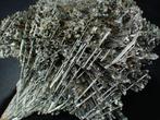 GRATIS VERZENDING - Grote Stibniet Kristalcluster - Hoogte:, Verzamelen, Mineralen en Fossielen