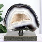 Natuurlijke agaat geode met zichtbare rozenchalcedoon, Verzamelen, Mineralen en Fossielen