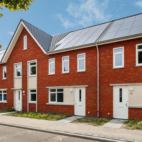 Eengezinswoning met tuin en parkeerplaats, Huizen en Kamers, Garages en Parkeerplaatsen