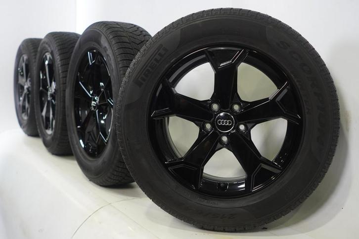 Audi Q3 SQ3 F3B 17 inch velgen Pirelli Winterbanden Originee, Auto-onderdelen, Banden en Velgen, Velg(en), Gebruikt, 17 inch, Winterbanden