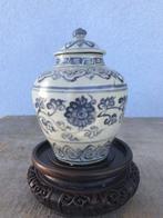 Vaas - Porselein, Hout - China - Ming Dynastie (1368-1644), Antiek en Kunst