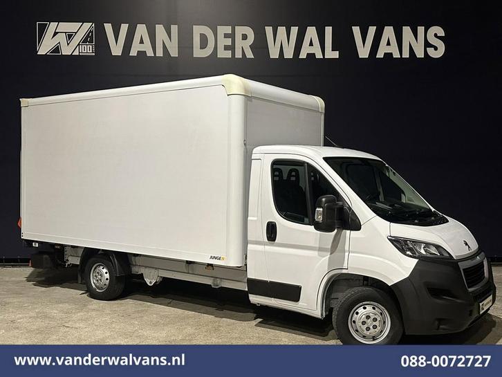 Peugeot Boxer | 2.2 BlueHDi 141pk Bakwagen Laadklep Euro6, Auto's, Bestelauto's, Dealer onderhouden, Te koop, Handgeschakeld, Diesel