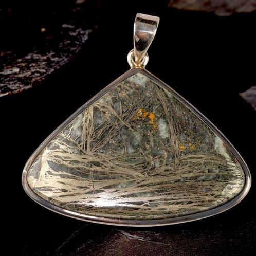Zeldzame formatie - Veerpyriet Exclusieve zilveren hanger, Verzamelen, Mineralen en Fossielen
