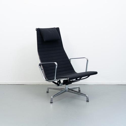 2x Vitra Eames EA 124 Lounge Zwart Hopsak - Chroom, Huis en Inrichting, Fauteuils, 75 tot 100 cm, Zo goed als nieuw, 50 tot 75 cm