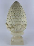Decoratief ornament - Een grote terracottakardoes - Italië