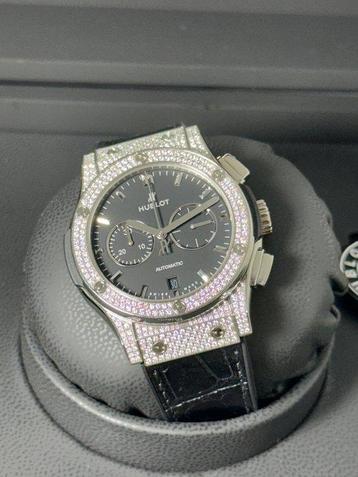 Hublot - 	Classic Fusion Chronograph Titanium Pavè - beschikbaar voor biedingen