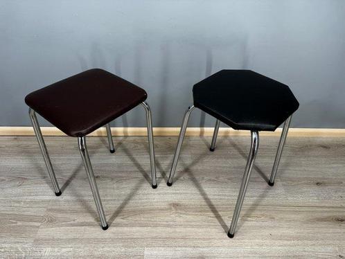 Kruk - twee vintage krukken - metaal, skai, Antiek en Kunst, Kunst | Designobjecten