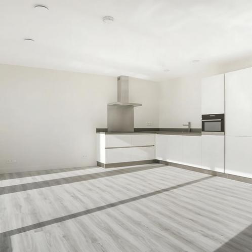Modern appartement met 2 slaapkamers en balkon gevonden in R, Huizen en Kamers, Huizen te huur, Direct bij eigenaar, Appartement