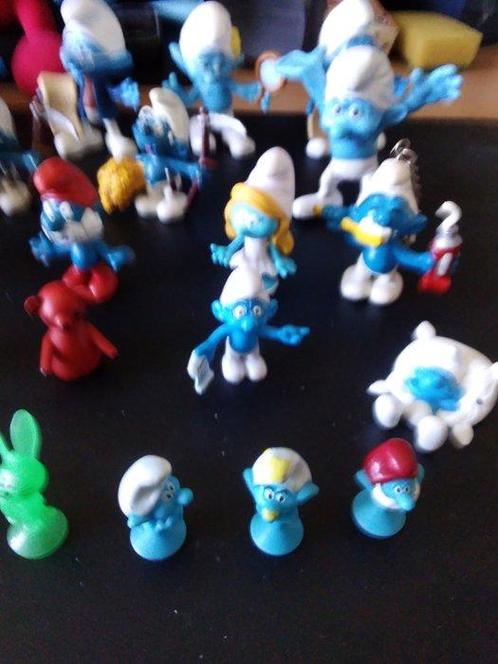 Unknown - Figuur - Smurfen figuren en een grote Smurf pluche, Antiek en Kunst, Antiek | Overige Antiek