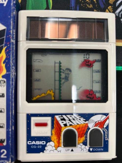 Casio - CG-22 - Alerte au Feu - Handheld gaming console - In, Spelcomputers en Games, Spelcomputers | Overige Accessoires