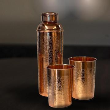 Puur Koperen Set: Fles (± 750 ml) + 2 Bekers Bloempatroon beschikbaar voor biedingen