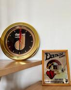 Collectie merkartikelen - Wandklok en reclame spiegel van