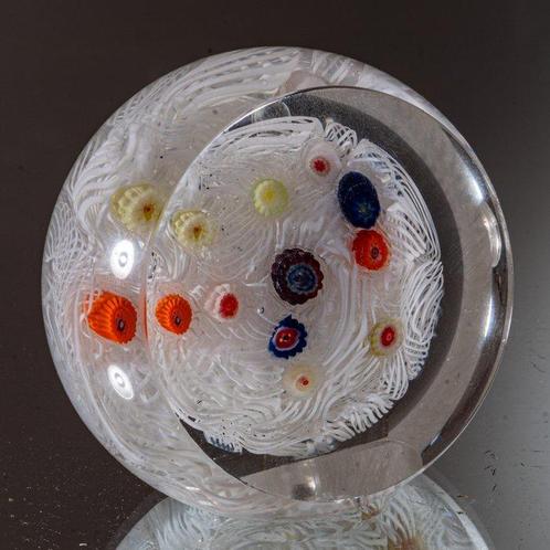 Strathearn - Presse-papier - Spaced Millefiori On, Antiek en Kunst, Antiek | Glas en Kristal